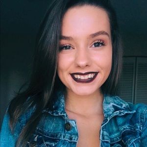 Meet your Posher, Michaela